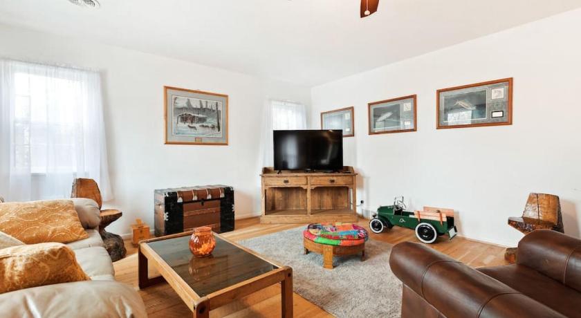 Billings (MT) Bo360 Multi-Family Group Sanctuary with Hot tub 4-Star Accommodation room