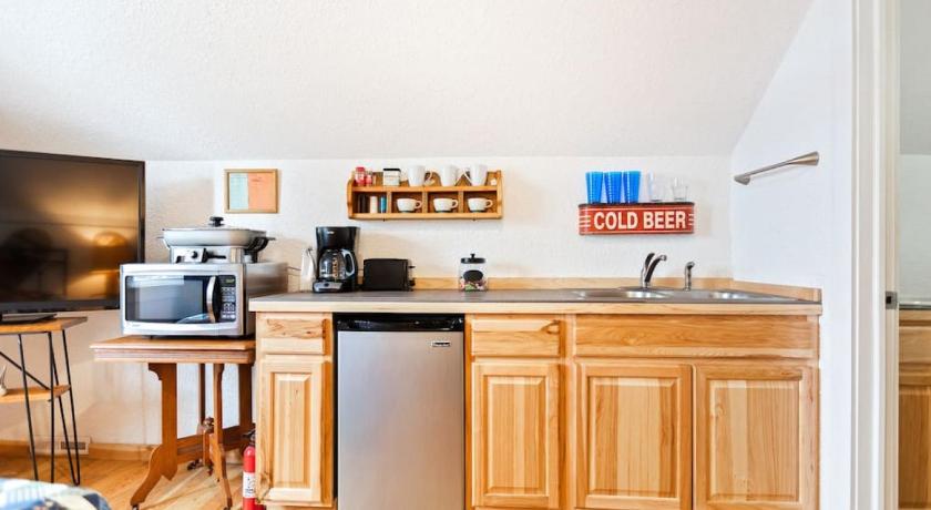 Billings (MT) Bo360 Old West Landing with Hot Tub and Sunrise Views 4-Star Accommodation room