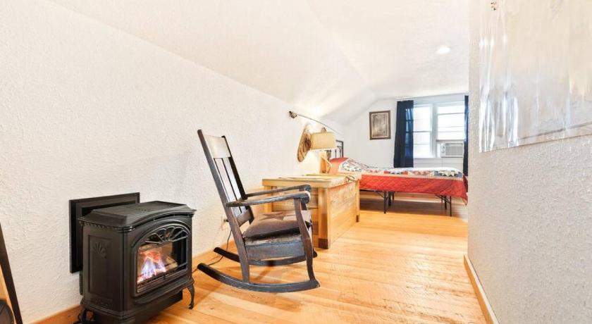 Billings (MT) Bo360 Old West Landing with Hot Tub and Sunrise Views 4-Star Accommodation pool
