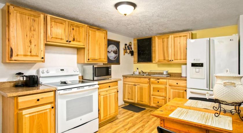 Billings (MT) Bo360 Multi-Family Group Sanctuary with Hot tub 4-Star Accommodation restaurant