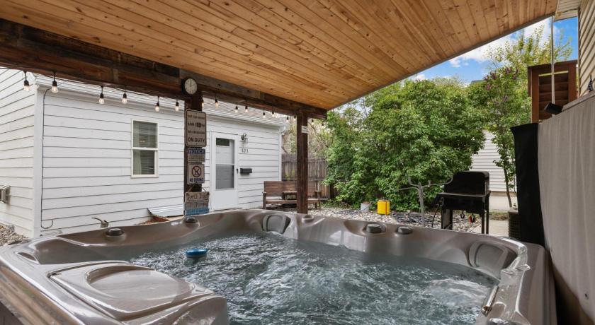Billings (MT) Bo360 Old West Landing with Hot Tub and Sunrise Views 4-Star Accommodation lobby