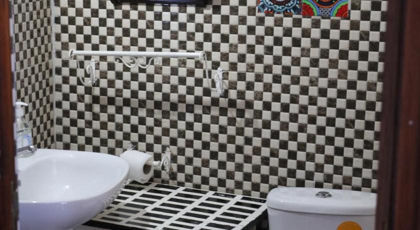 Image of Small Double Room 4