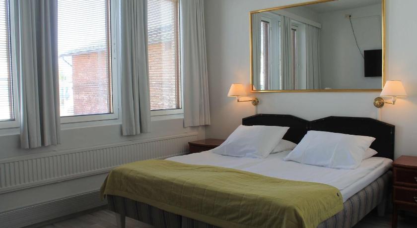 Image of 1 King Bed, Sauna, Nonsmoking 3