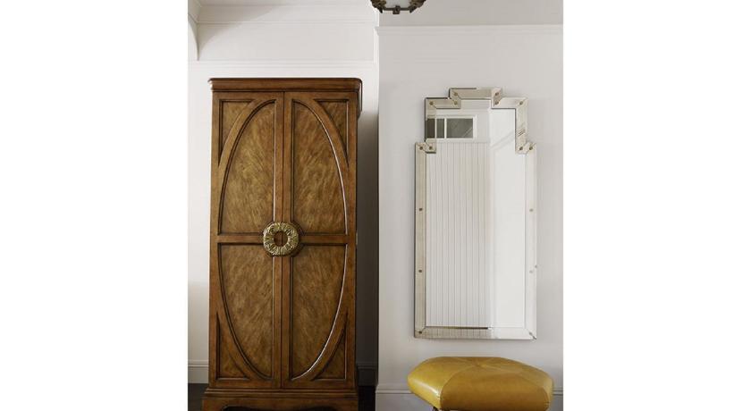 Image of 1 King Bed Deluxe 8