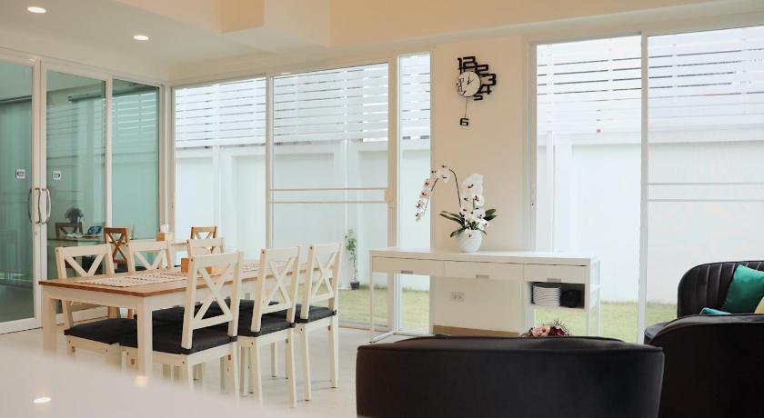 ResT Bangkok Poshtel - main image