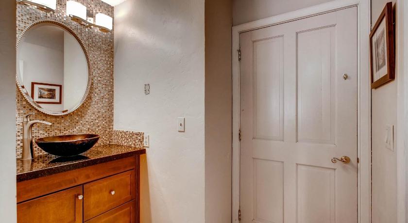 Image of Premier 2 Bedroom Condominium 16