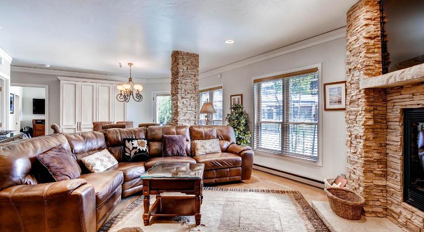Image of Premier 2 Bedroom Condominium 3