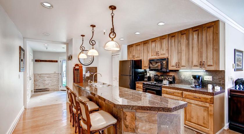 Image of Premier 2 Bedroom Condominium 8
