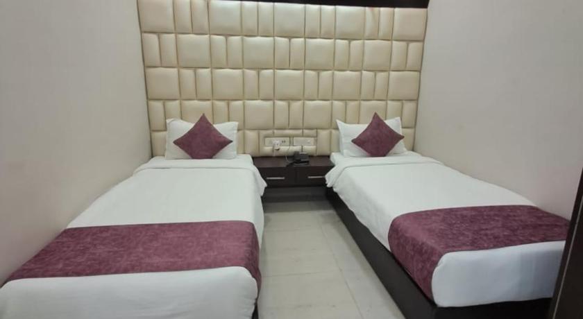 BAJAJ'S KARWAN INN