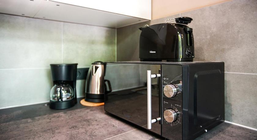 クレーフェルト Liro Stadt Apartments 3つ星 ゲストハウス プール