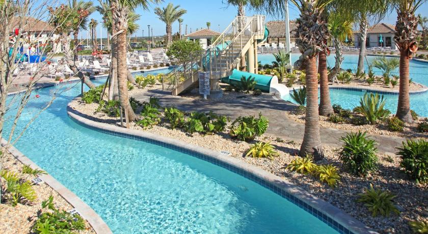 Orlando Champions Gates condos by UNE 4-Star Accommodation pool