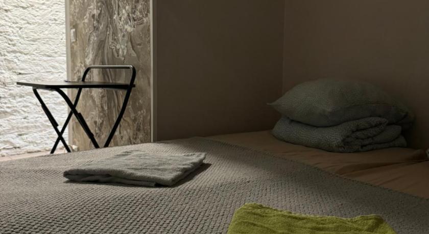 Image of Twin Room with Private Bathroom - Semi-Basement Floor 0