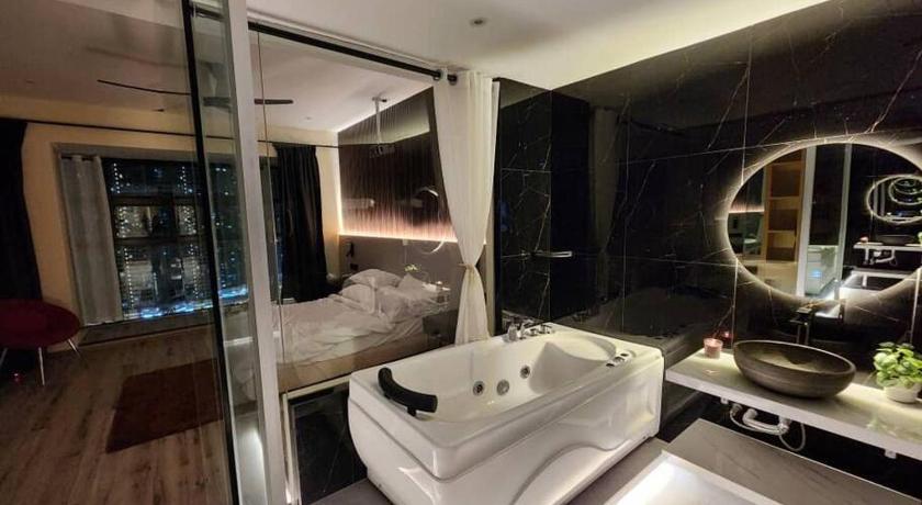 Amorous Feel KL #Jacuzzi #NFLX #Prjscn120