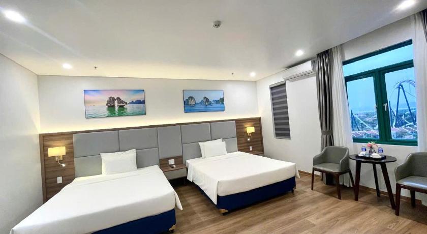 Image of Quadruple Room with Private Bathroom 1