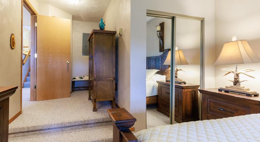 챔피언 Seven Springs Resort 1BR condo, shuttle to slopes! condo 3성급 숙소 로비