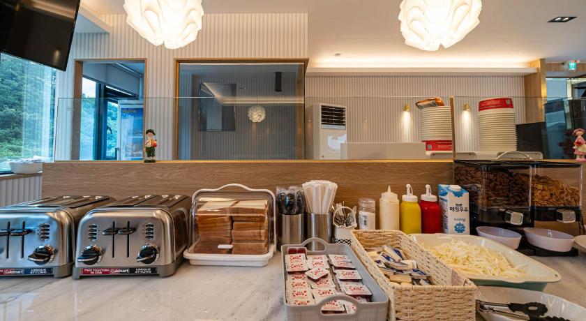 거제 거제도 하운드 호텔 장승포 지점 (Geojedo Hound Hotel Jangseungpo Branch) 2성급 호텔 레스토랑