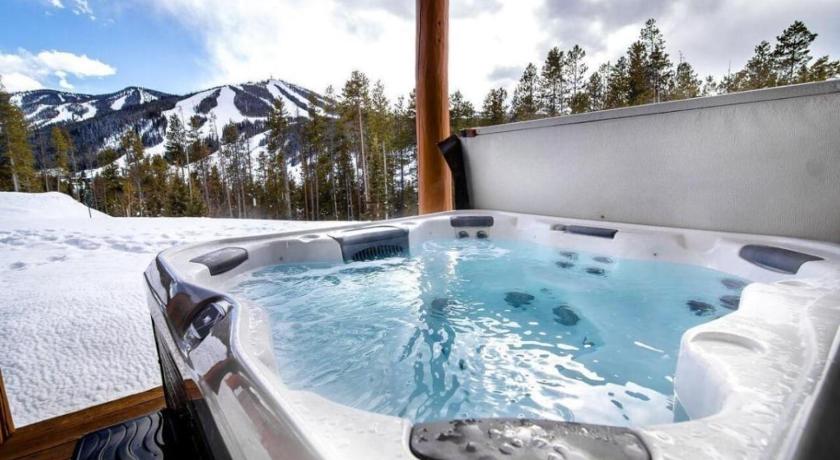 Winter Park (CO) Antler at Lakota 407 home 4-Star Accommodation lobby