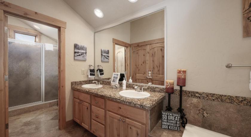 Winter Park (CO) Antler at Lakota 407 home 4-Star Accommodation pool