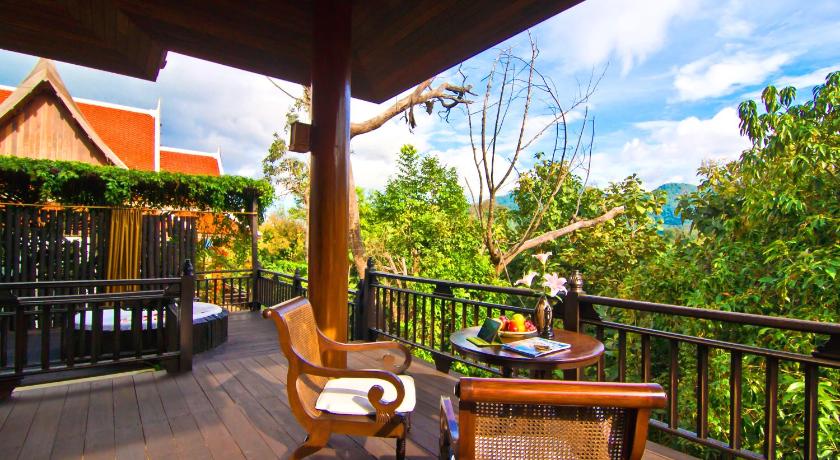 Image of Jacuzzi Villa with King Bed 13