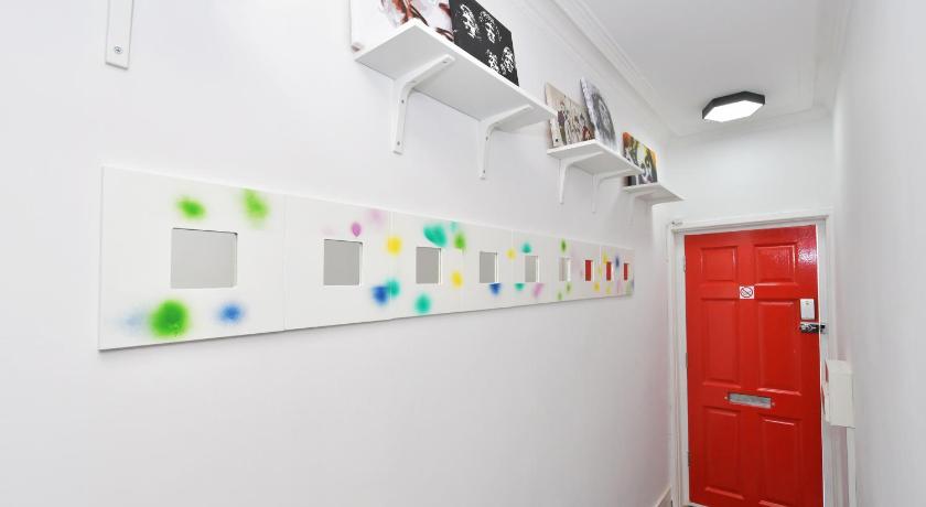 Townhouse @ Henry Street Crewe - image 4