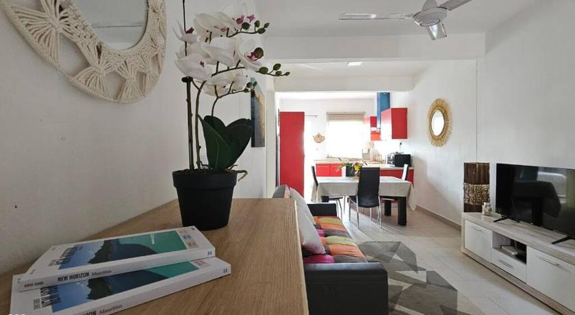 Retro Paradise - 200m to Beach