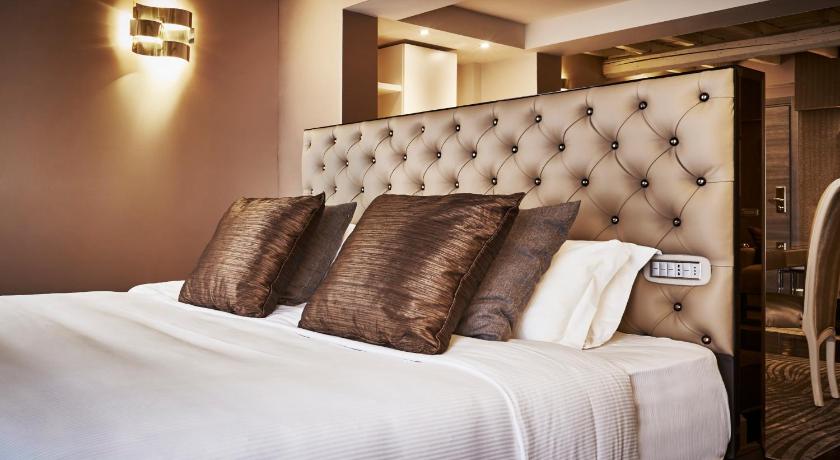 Image of Suites Room 11