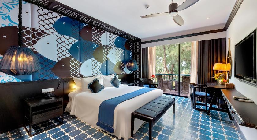 Image of Deluxe Room with Sea View and Balcony 1
