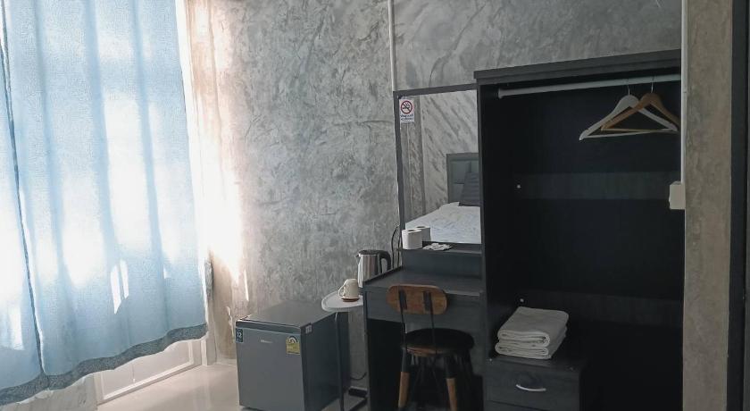 孔敬 คาเฟ่ เดอ แจ่วบอง รูมแอนด์เซอร์วิส 3星级 酒店 泳池