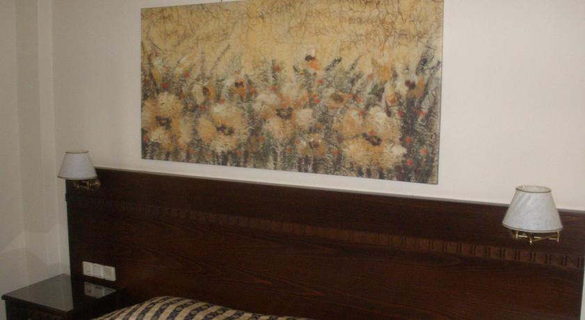 Pelias Hotel photo