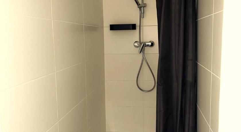 ガルヒング・バイ・ミュンヘン D10 I shared bathrooms&kitchen ホテル 施設