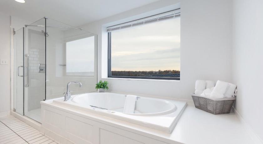 Niagara Falls (NY) Crowne Plaza Niagara Falls Ny Riverside By IHG 3-Star Hotel lobby