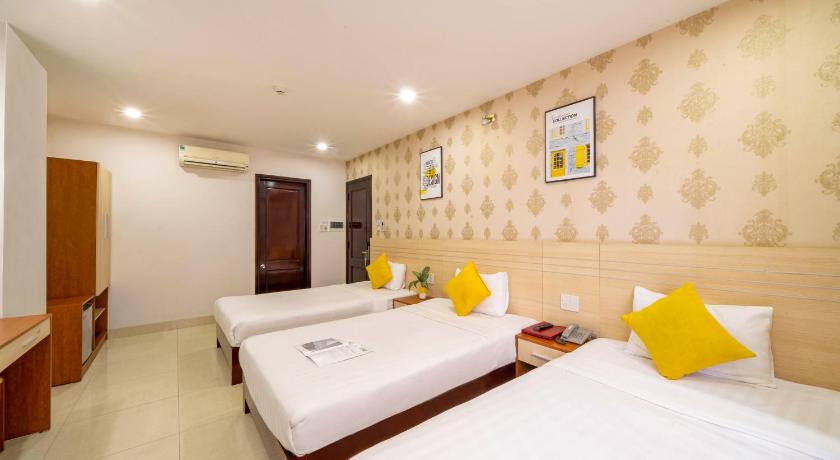 Image of Superior Triple Room 6