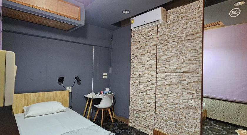 Let's Sea Hostel - image 4