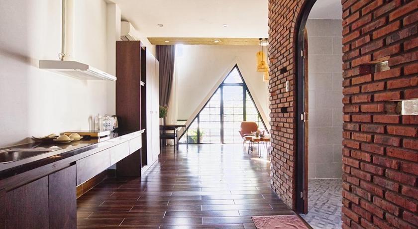 Da Nang Chacahouse 3-Star Hotel lobby