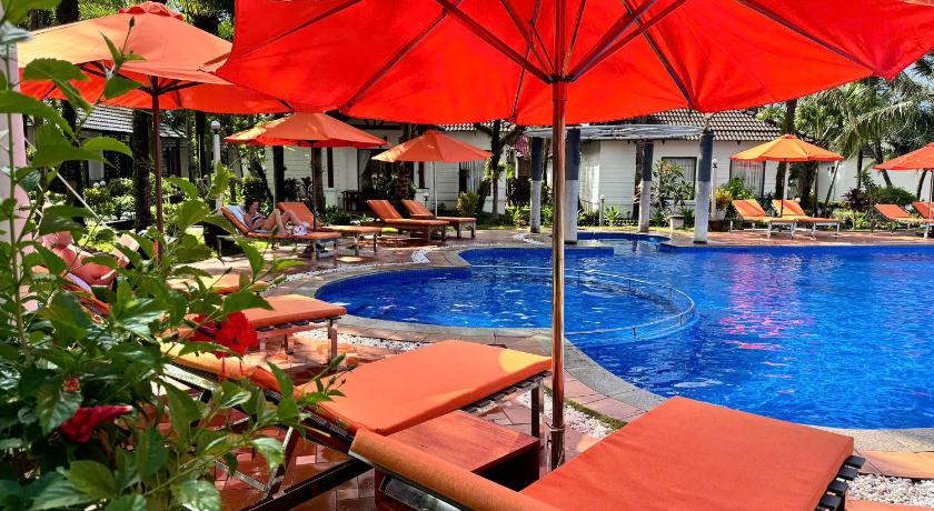 Image of Deluxe Bungalow with Pool View 10