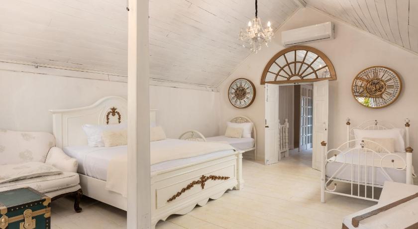 Villa Havana Hues Private Villa - image 32