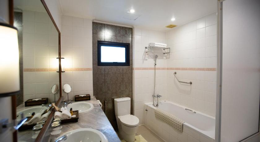 รูปของสวีท 1 ห้องนอน เตียงคิงไซส์ (One Bedroom Suite King) 2