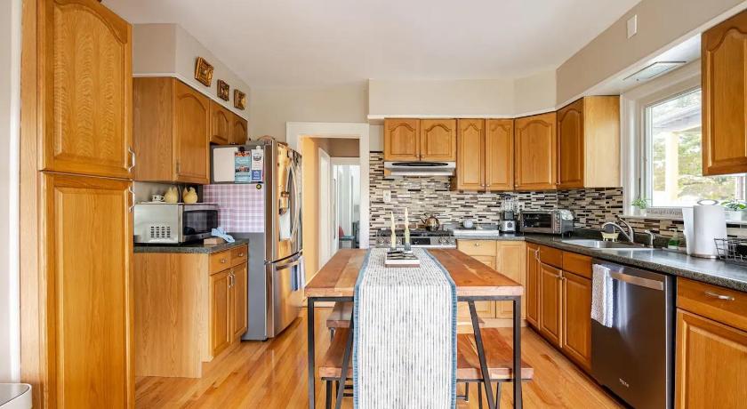 스탬퍼드 (CT) Gem by the water with firepit & all fenced backyard 2 Bedrooms 4성급 숙소 로비
