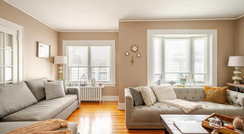 스탬퍼드 (CT) Gem by the water with firepit & all fenced backyard 2 Bedrooms 4성급 숙소 스위트룸
