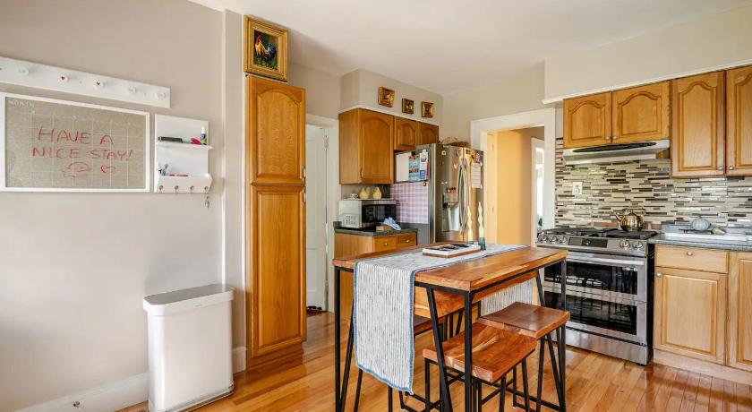 스탬퍼드 (CT) Gem by the water with firepit & all fenced backyard 2 Bedrooms 4성급 숙소 객실