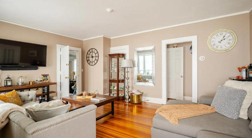 스탬퍼드 (CT) Gem by the water with firepit & all fenced backyard 2 Bedrooms 4성급 숙소 스위트룸