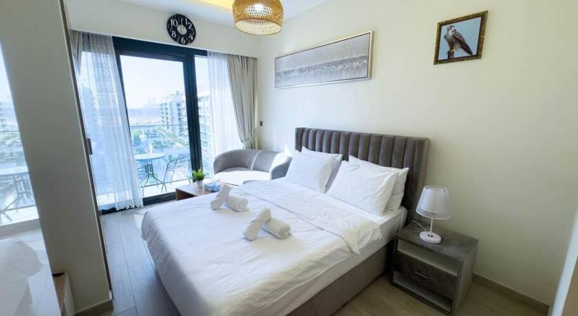 Tranquil Studio in Azizi Riviera - image 8