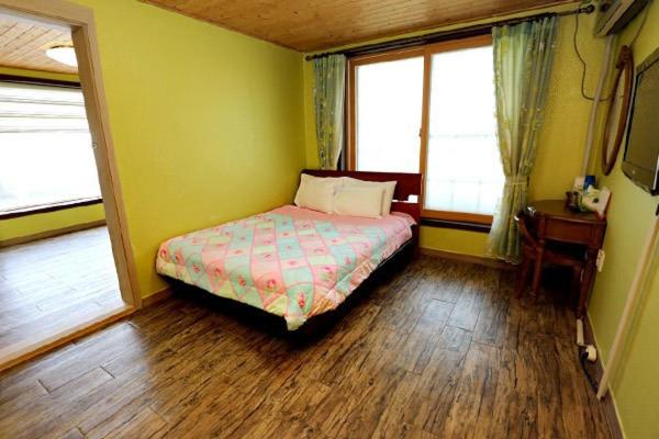 保宁 Blue Heights 2星级 民宿 套房