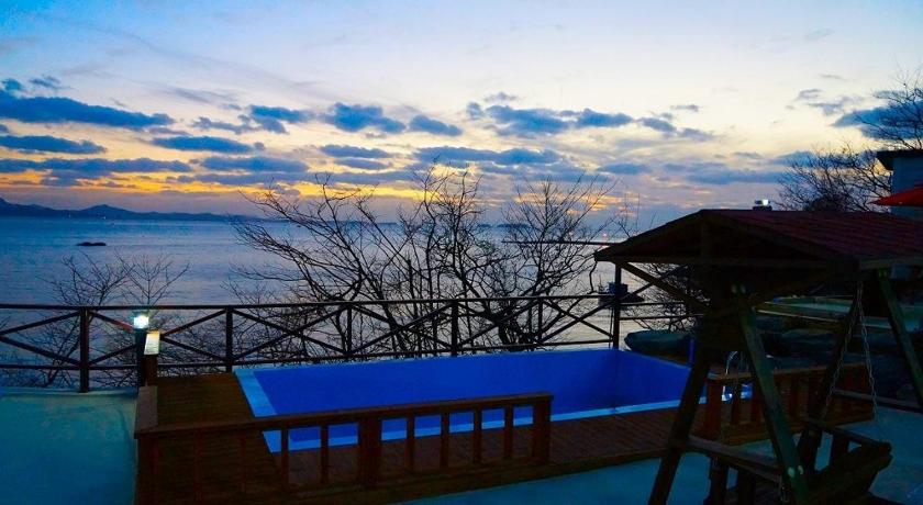 扶安 Byeonsanbando Badajeonmangdae Pension 2つ星 ゲストハウス プール