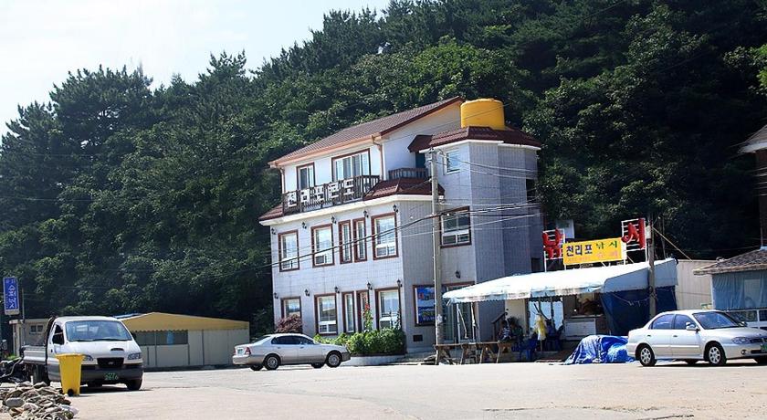 Taean Cheonripo Condo 2-Star Guesthouse restaurant