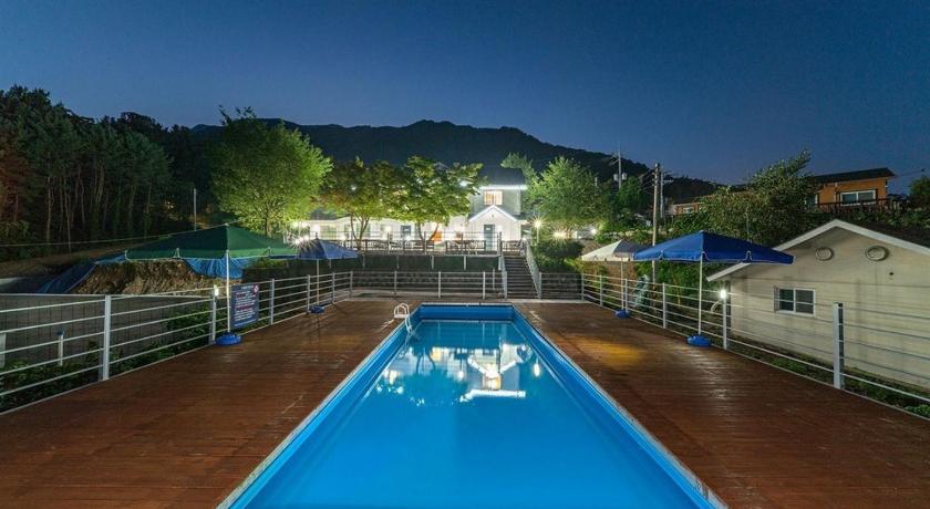 加平 Gapyeong Oneulharu Aegyeondongban Spapension 3つ星 ゲストハウス スイート