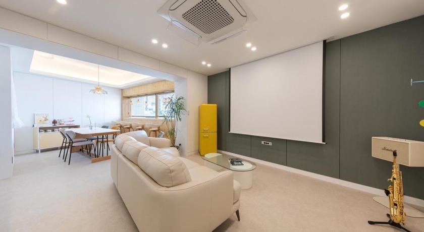 江陵 Gangreung Haeanro 1973 pension 3つ星 ゲストハウス 外観