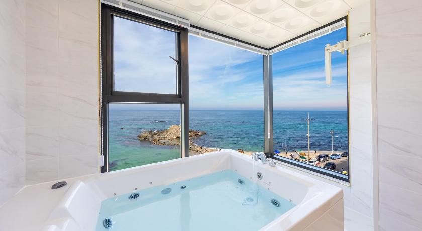 江陵 Gangneung Dolgorae Spa Pension 3つ星 ゲストハウス ロビー