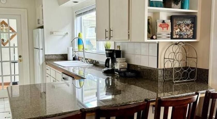 西雅圖 Seattle-Queen Anne--7 BR 3 BA--One Block to SPU 5星级 住宿 泳池