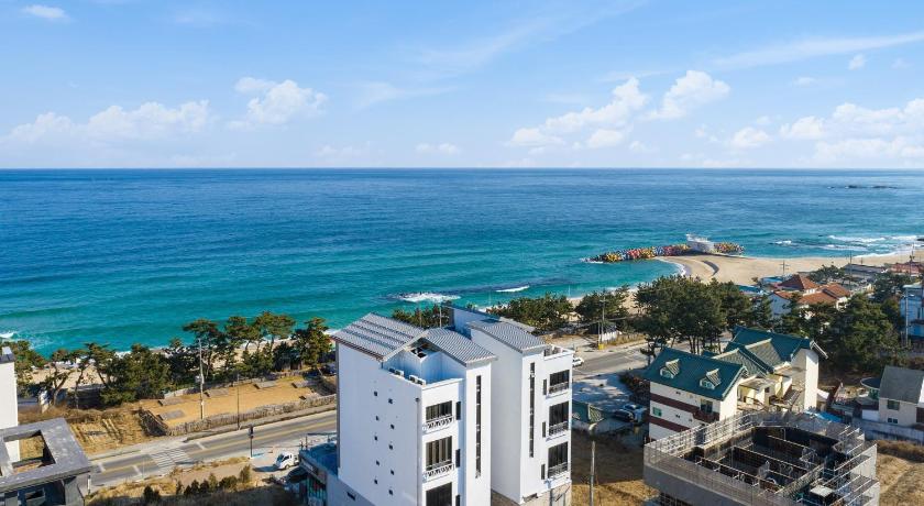 江陵 Gangneung Merview Oceanview Spapension 2つ星 ゲストハウス 外観